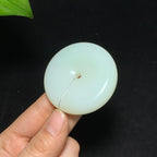高品质和田羊脂白玉带翠平安扣挂件（66.3g）