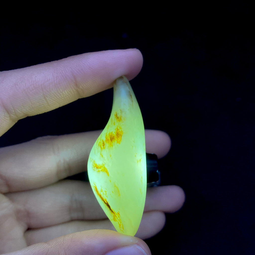 【超值推荐】和田洒金皮籽料原石（19.4g）