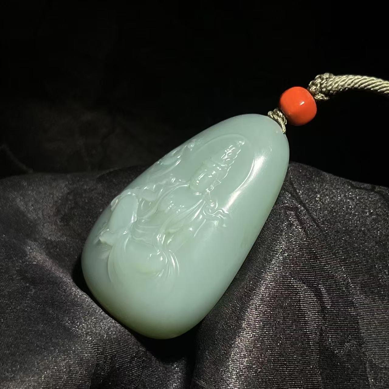 和田玉碧玉粉青观音（37.5g）