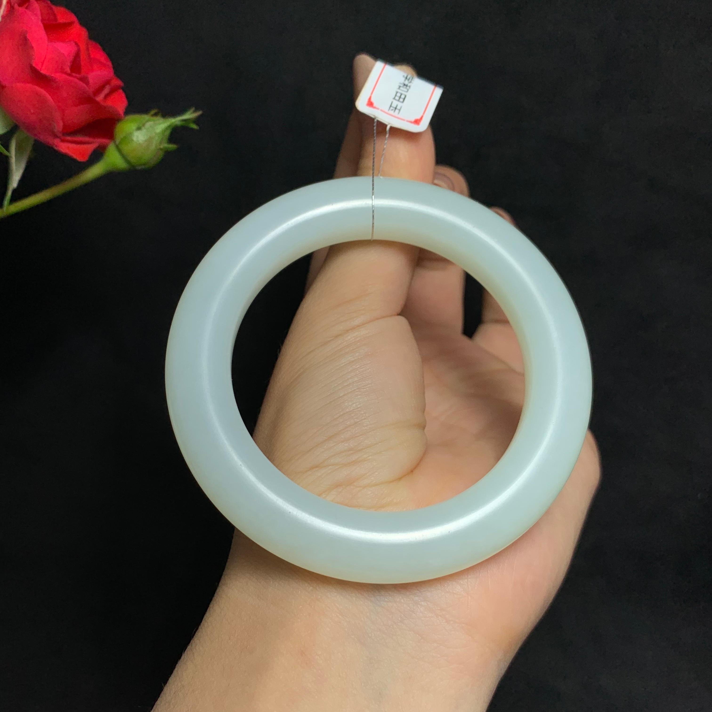 精品和田山料羊脂白玉手镯（75.0g）