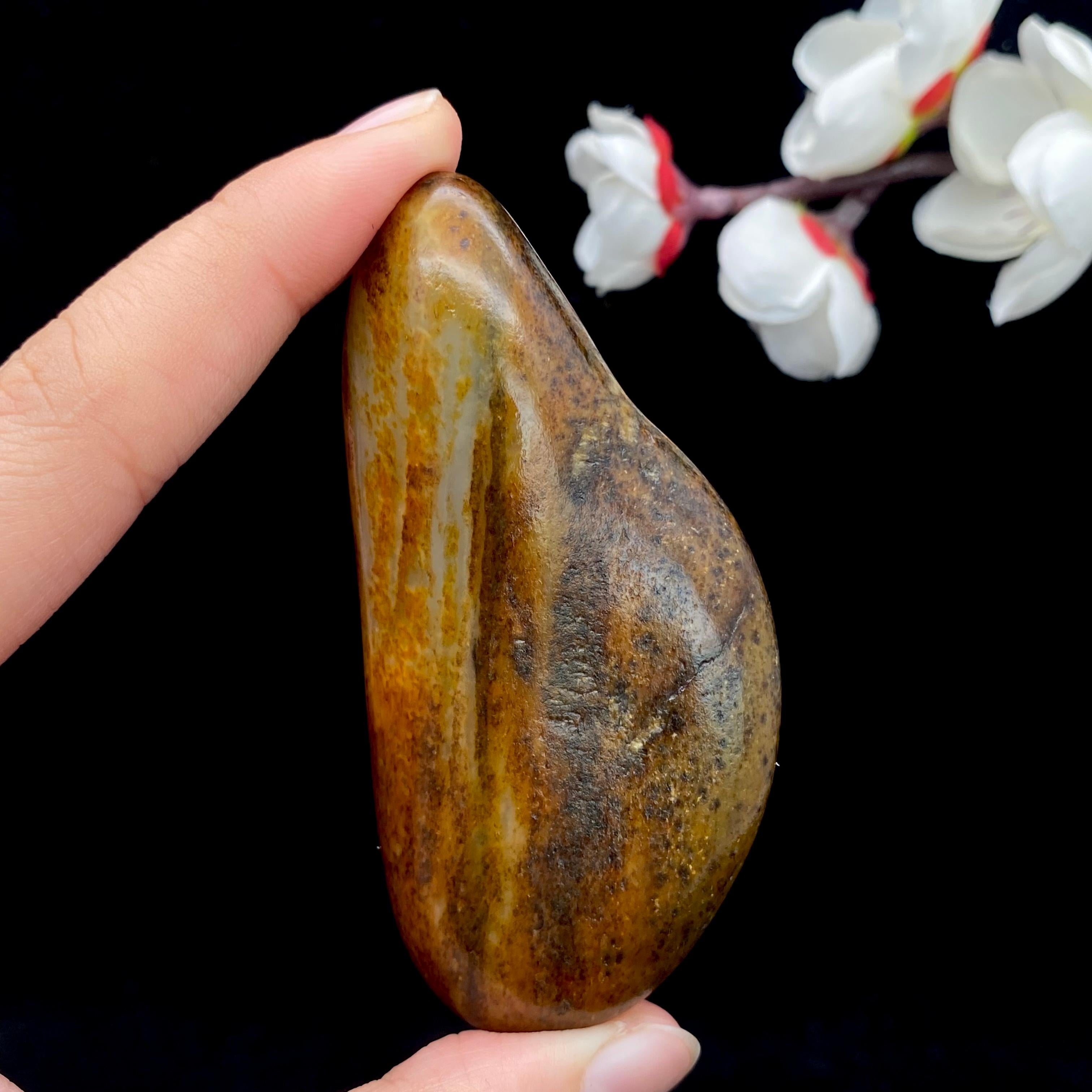 和田玉黄沁皮籽料原石（76.4g）