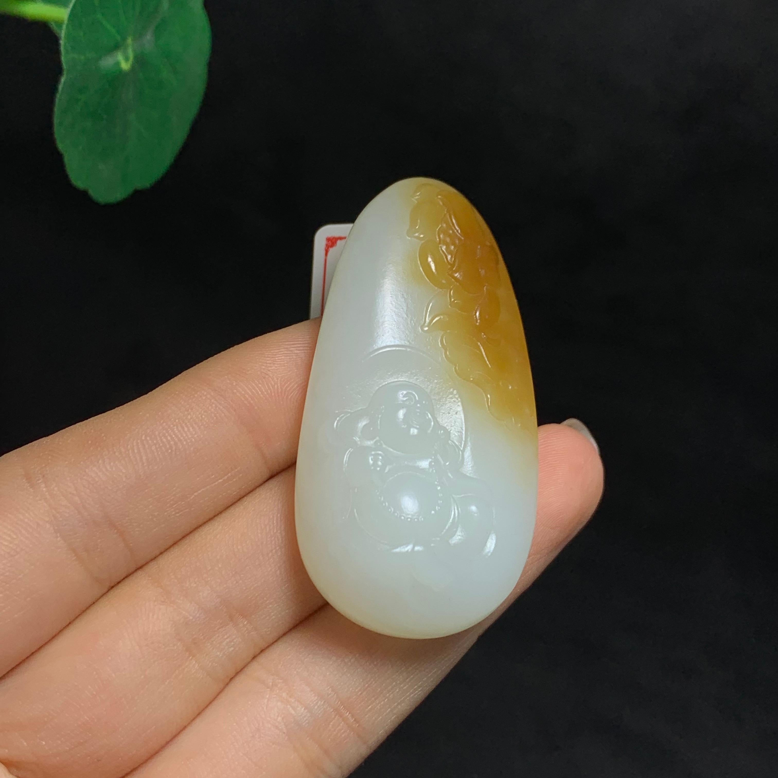 新疆且末金山糖白玉佛公（30.8g）