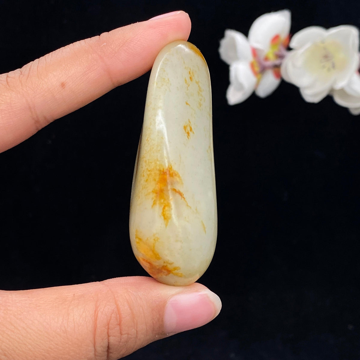 和田玉洒金皮籽料手把件（67.9g）