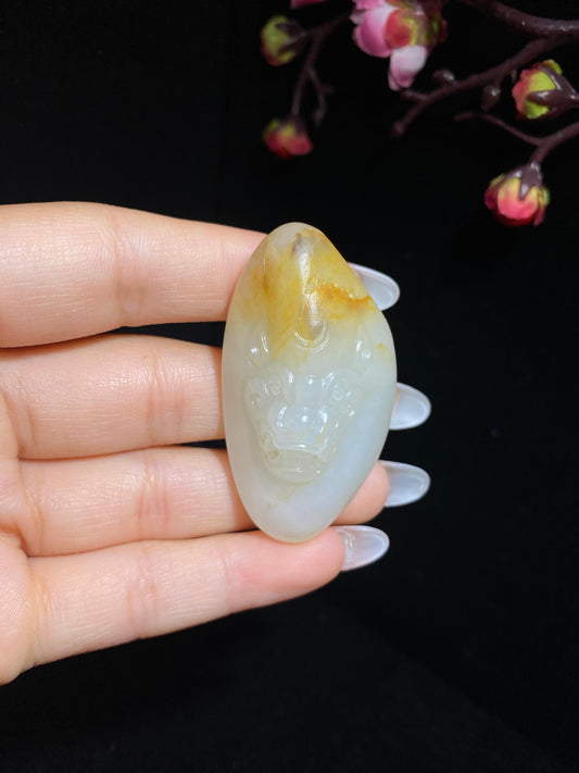 和田玉籽料白玉兽面挂件（30.7g）