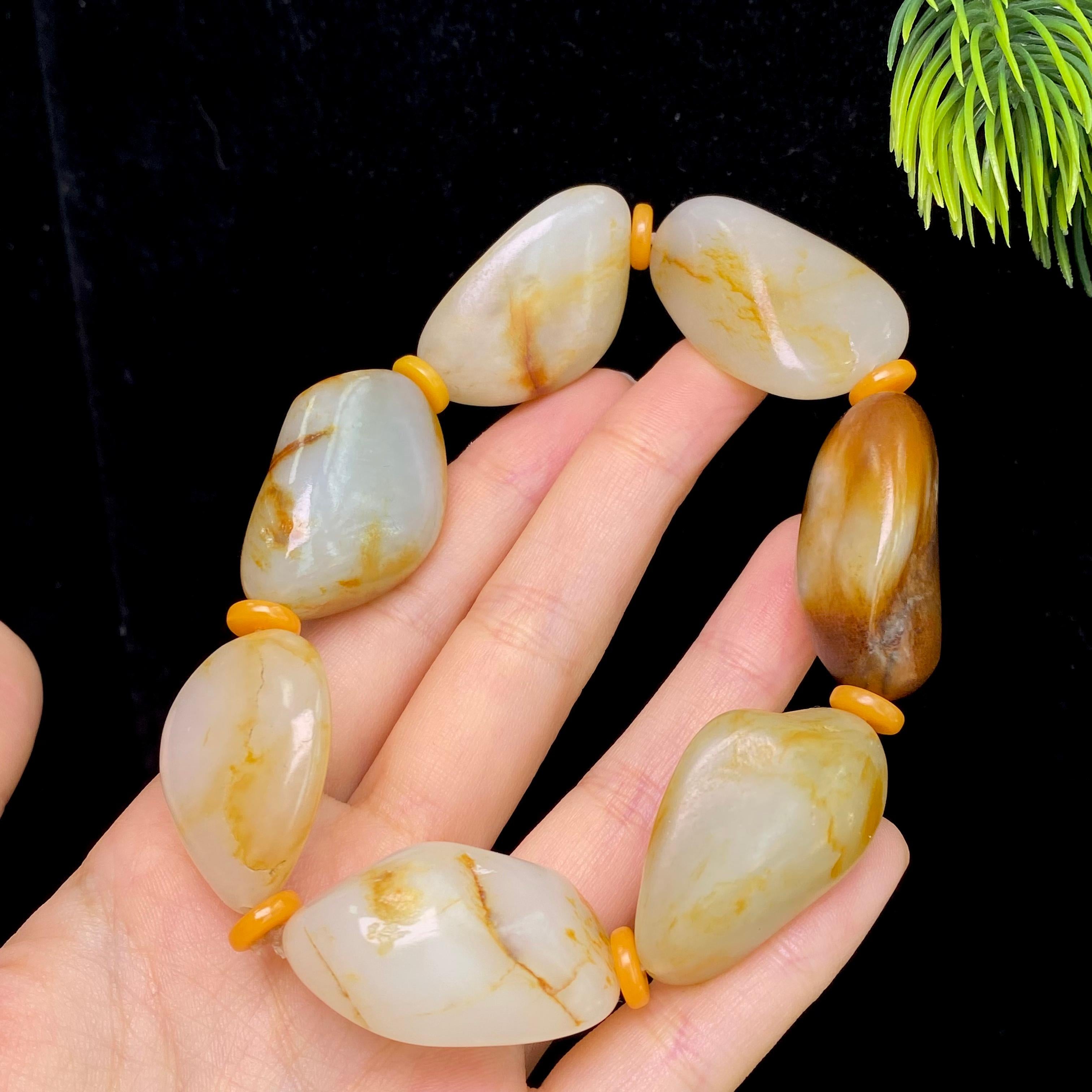 和田玉洒金皮白肉籽料手串（116.2g）