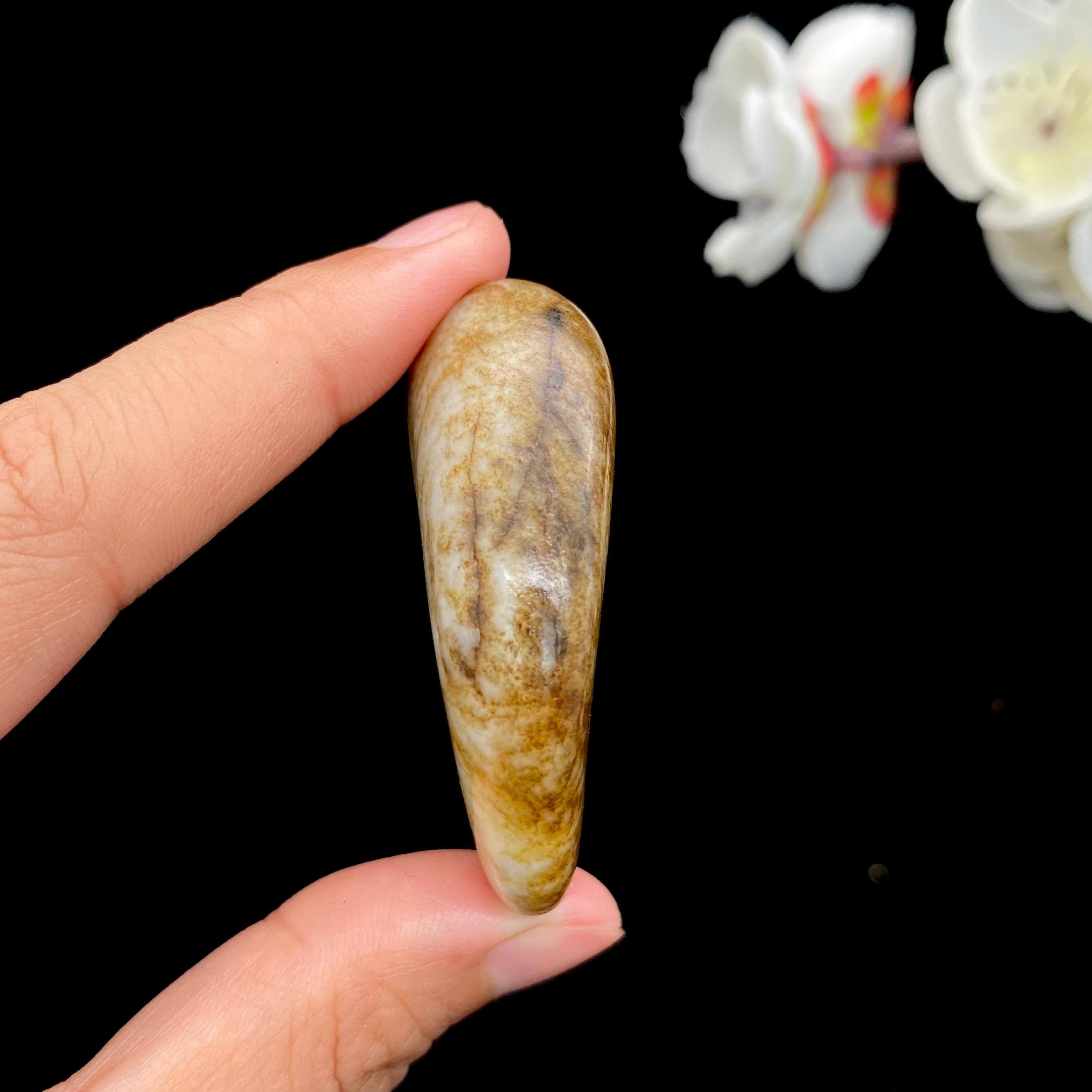 和田玉秋梨皮籽料原石（40.2g）