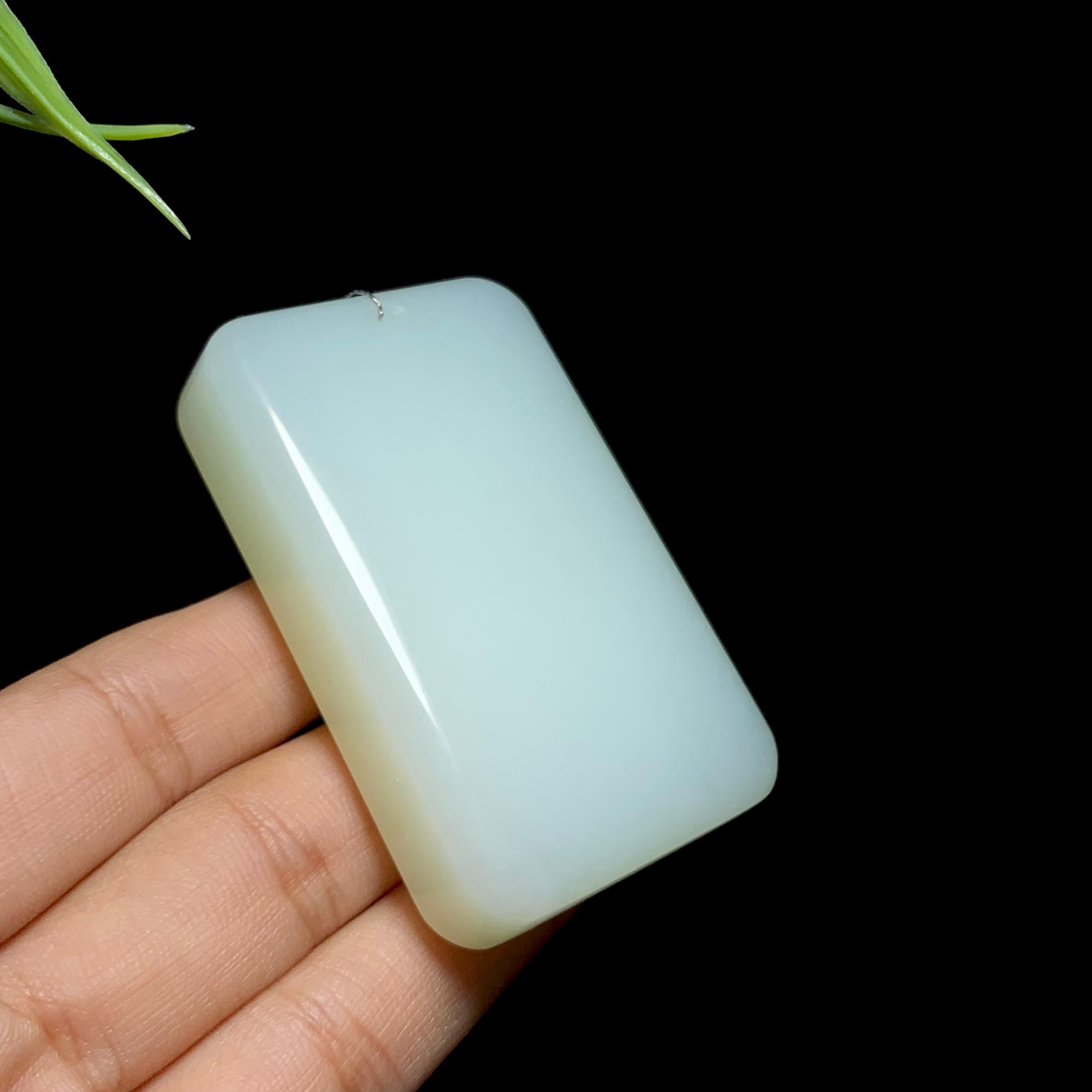精品和田羊脂白玉无事牌挂件（93.8g）