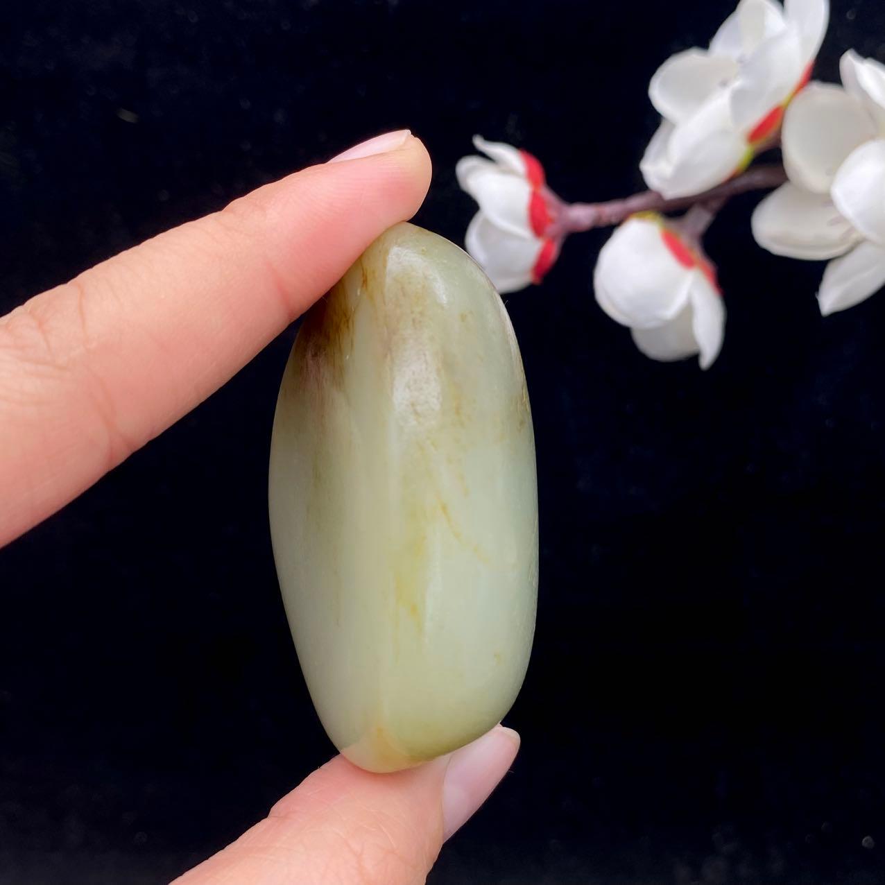 和田玉秋梨皮籽料原石（80g）