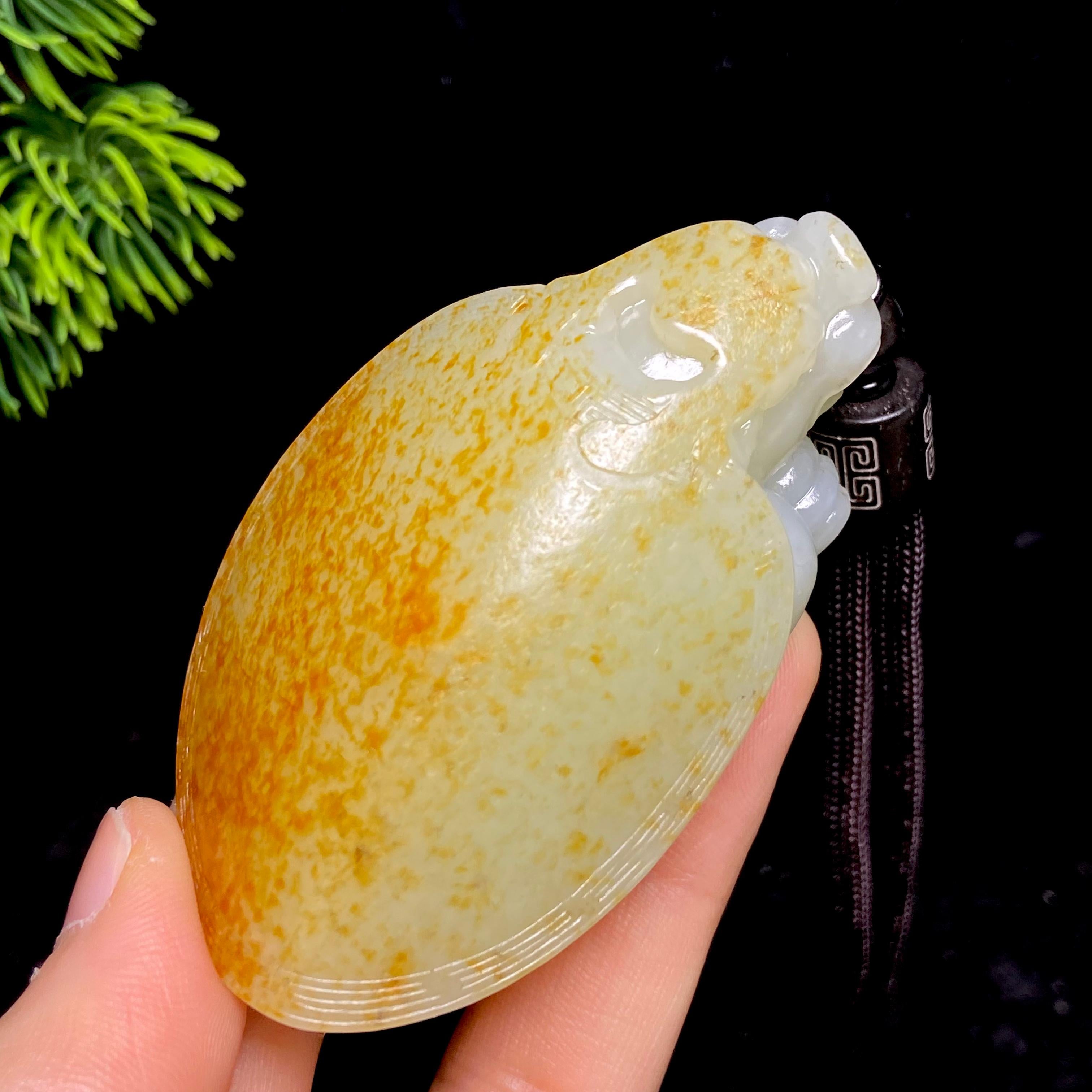 和田玉籽料龙龟把件（106.6g）
