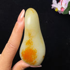 和田玉黄皮籽料挂件（127.7g）