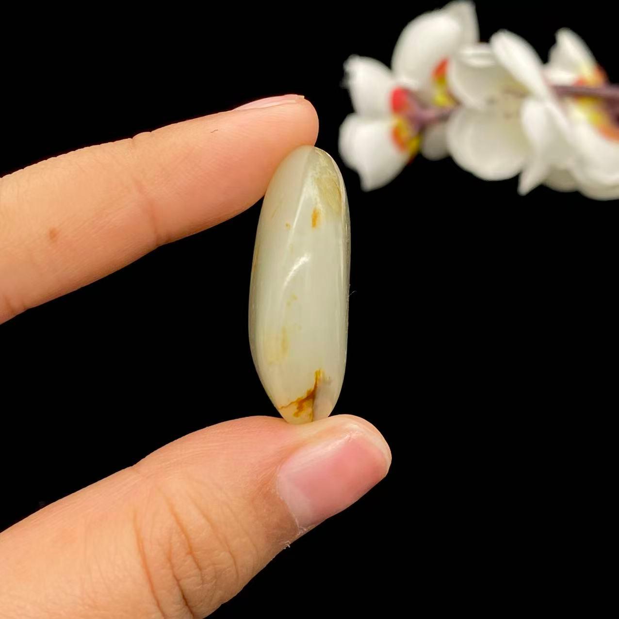 和田玉洒金皮籽料挂件（18.1g）