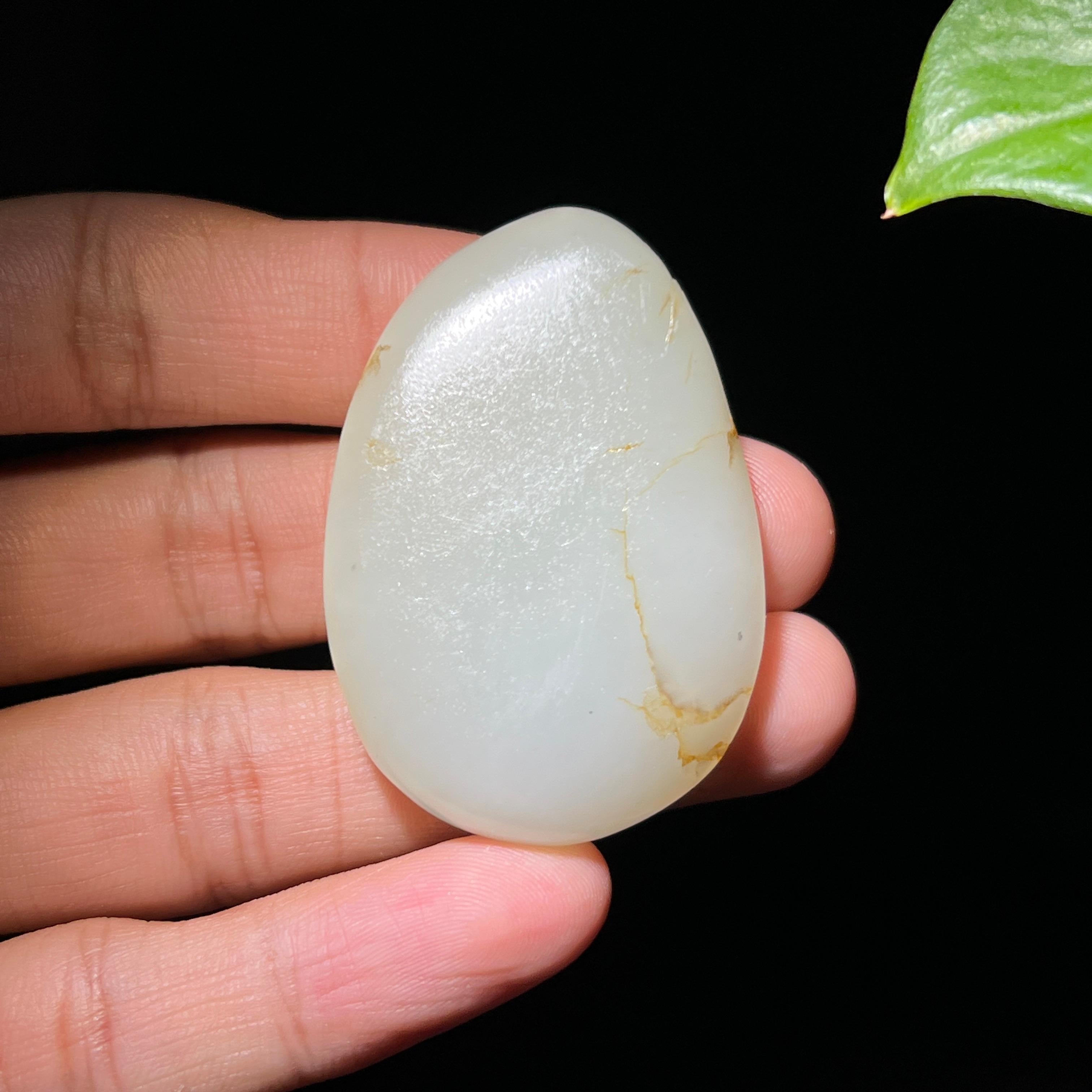 和田玉籽料淡淡的洒金皮观音挂件（26.5g）