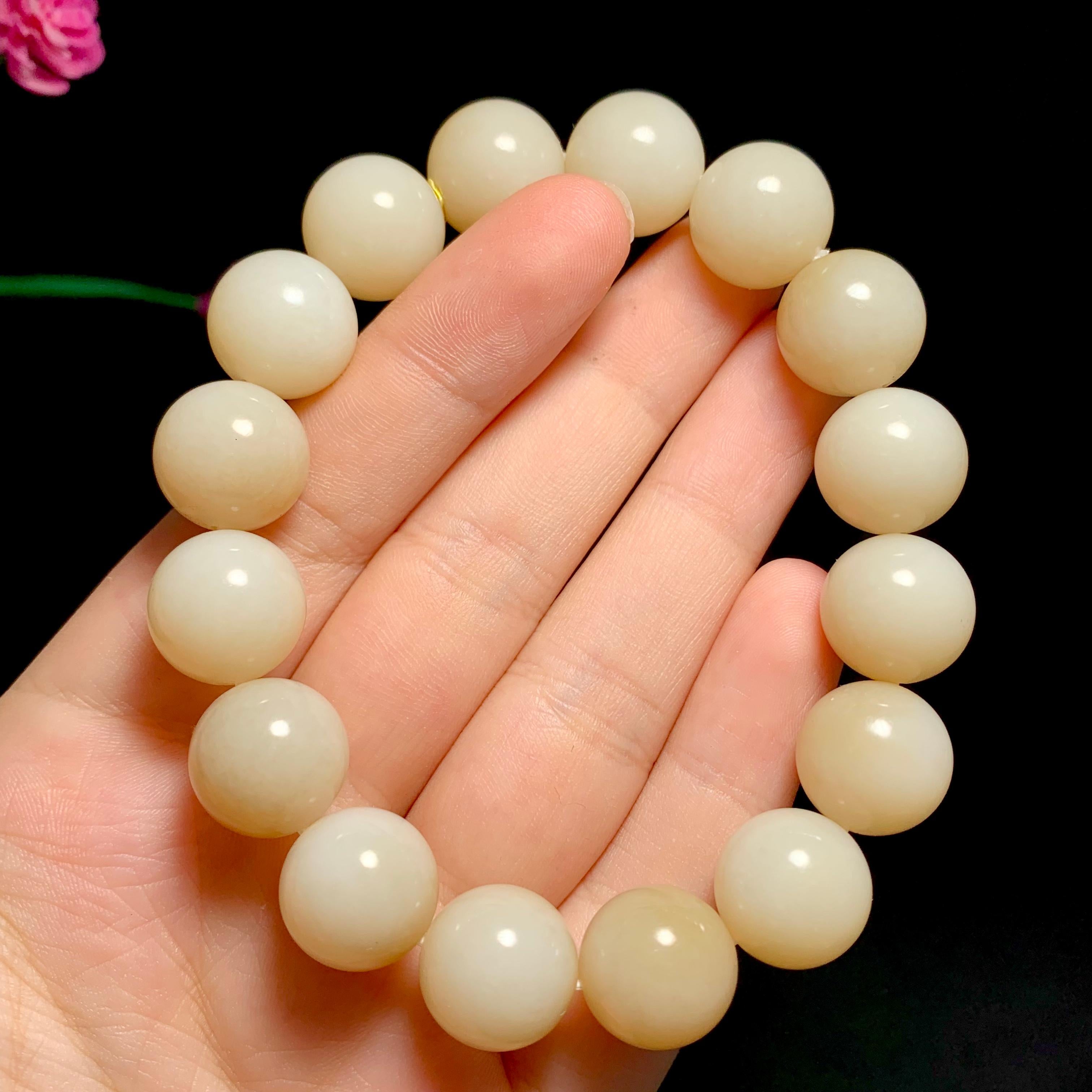 【超值推荐】和田山料糖白玉圆珠手串（65.8g）