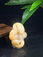 和田玉籽料龙挂件（37.4g）