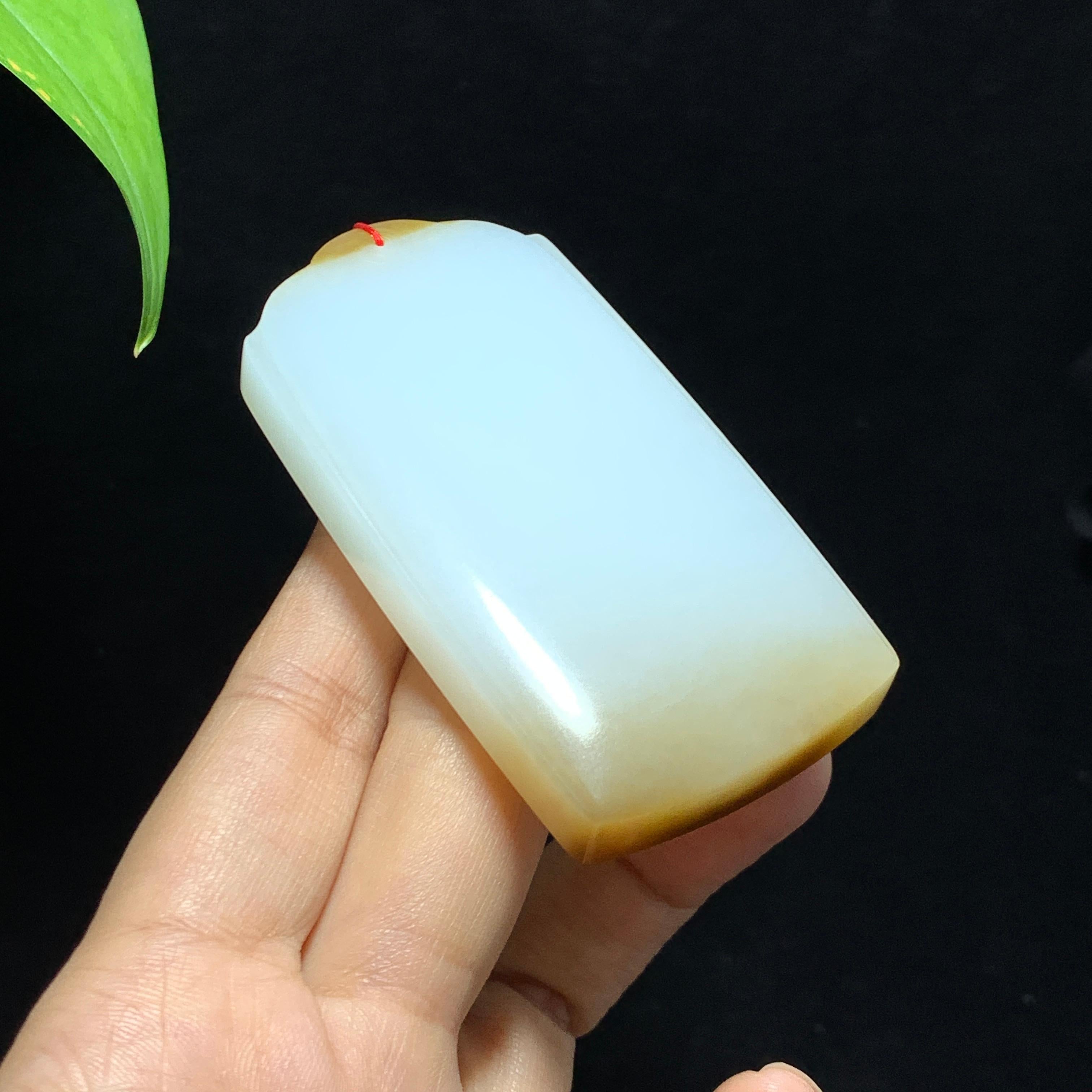 收藏级新疆且末糖白玉无事牌（98.7g）