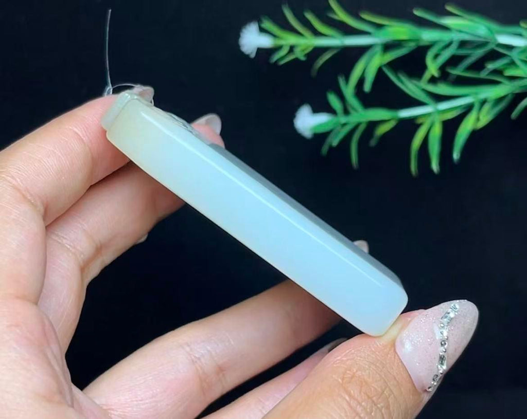和田玉糖白貔貅府上有龙平安无事牌（76.6g）