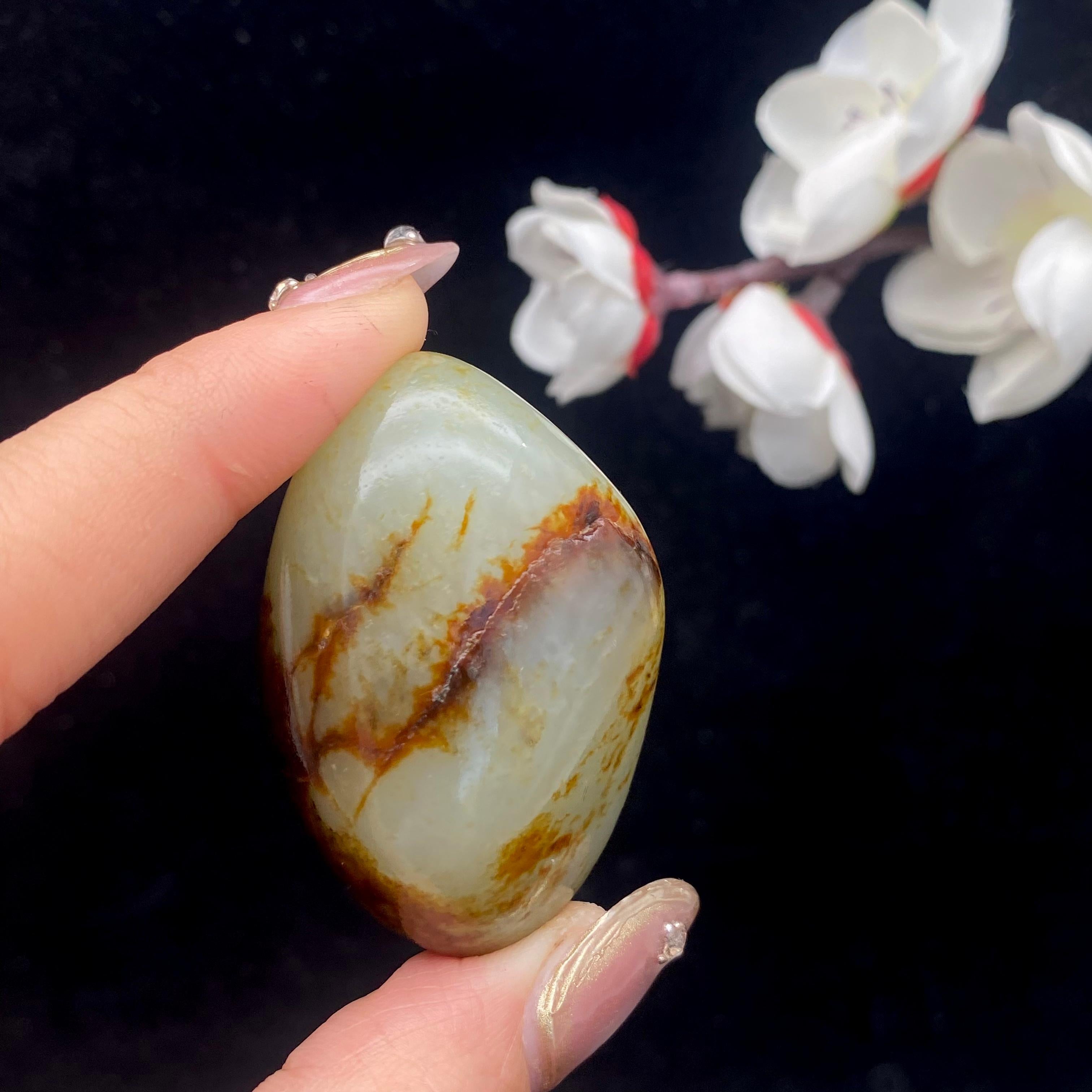 和田玉聚红皮籽料原石（49.1g）