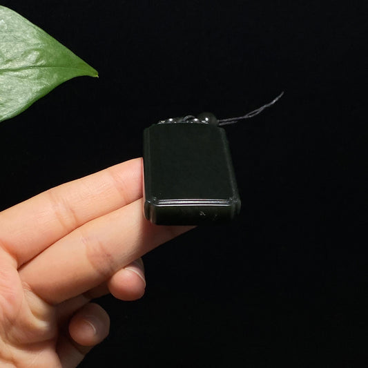 和田玉黑青平安无事牌（38.6g）