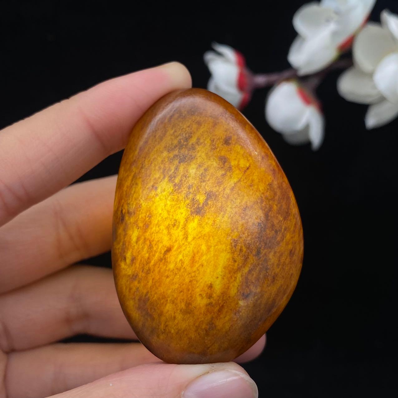 和田玉红沁皮籽料原石（48.5g）