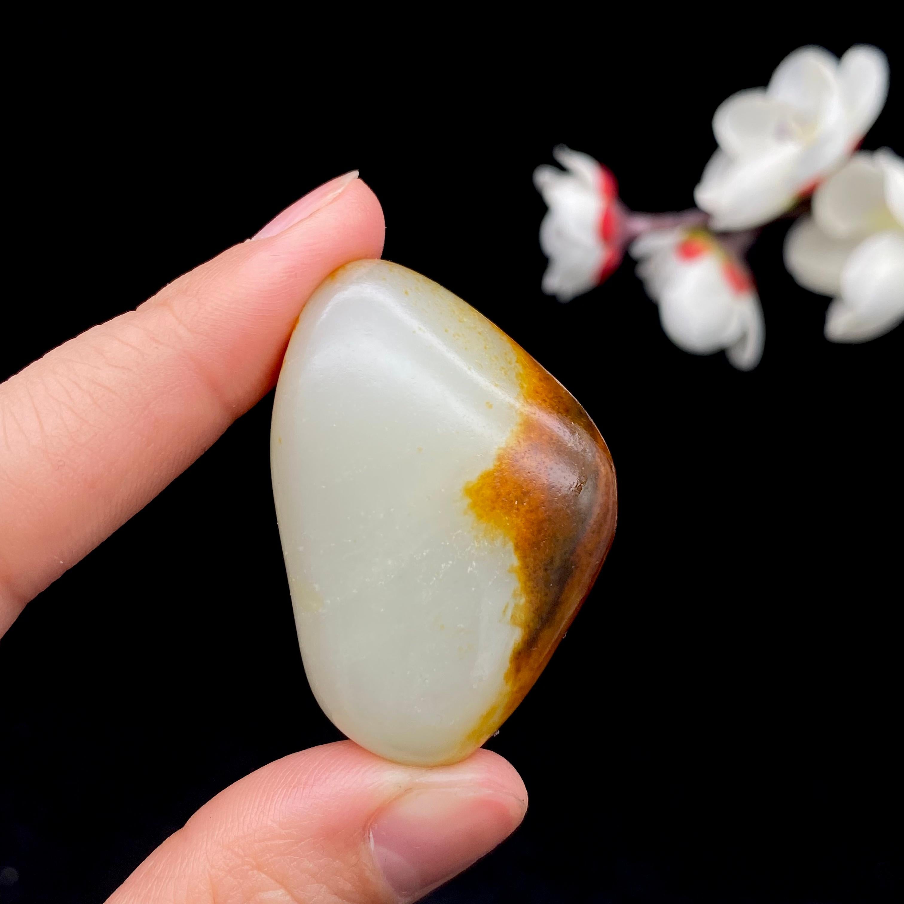 和田玉聚红皮籽料（28.4g）