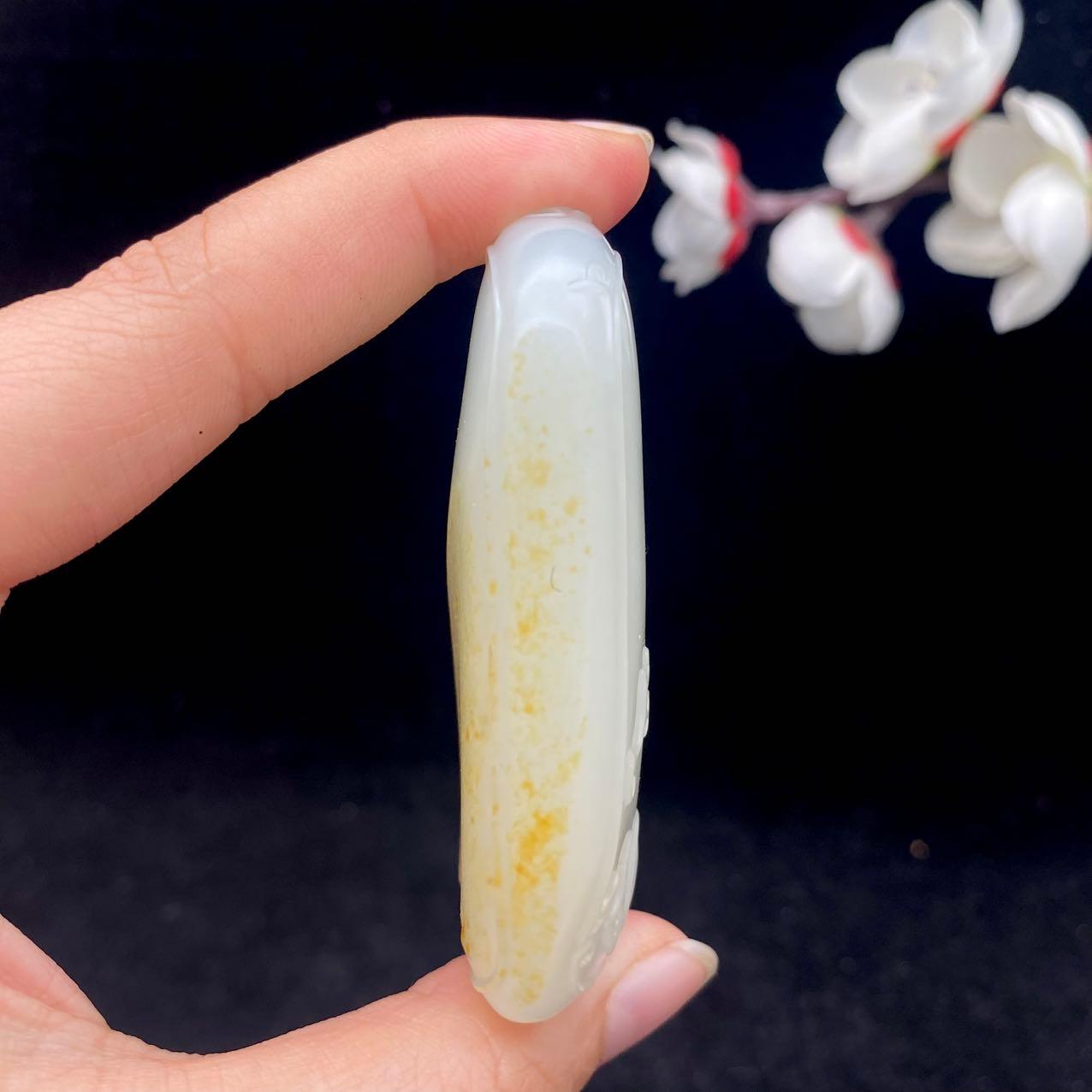 和田玉籽料【平安无事牌】（82.7g）