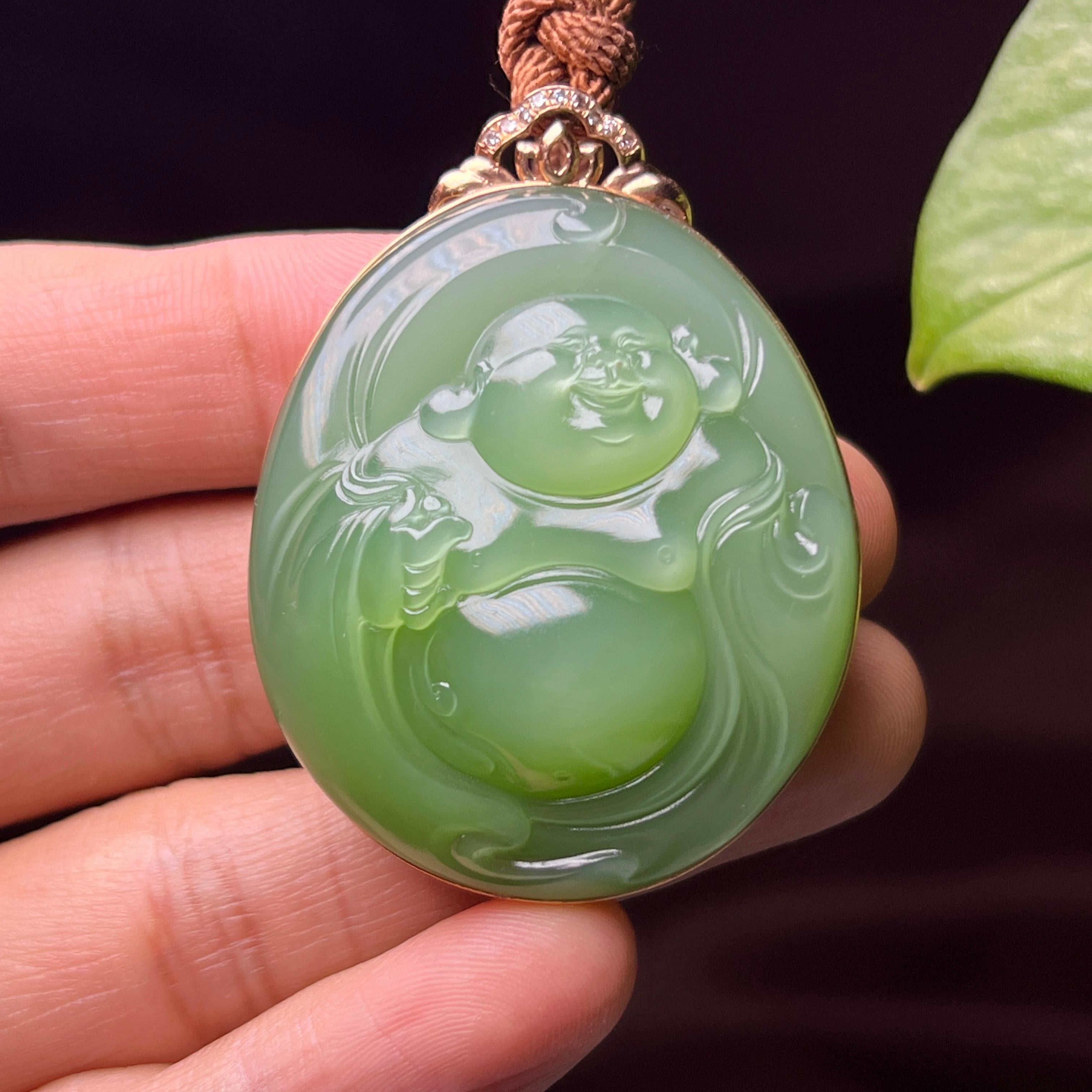 和田玉碧玉冰粉绿18k金镶佛公挂件（41.8g）