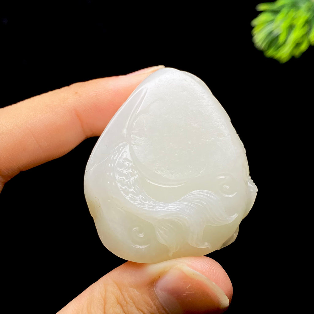和田玉白玉籽料龙鱼吊坠（46.0g）