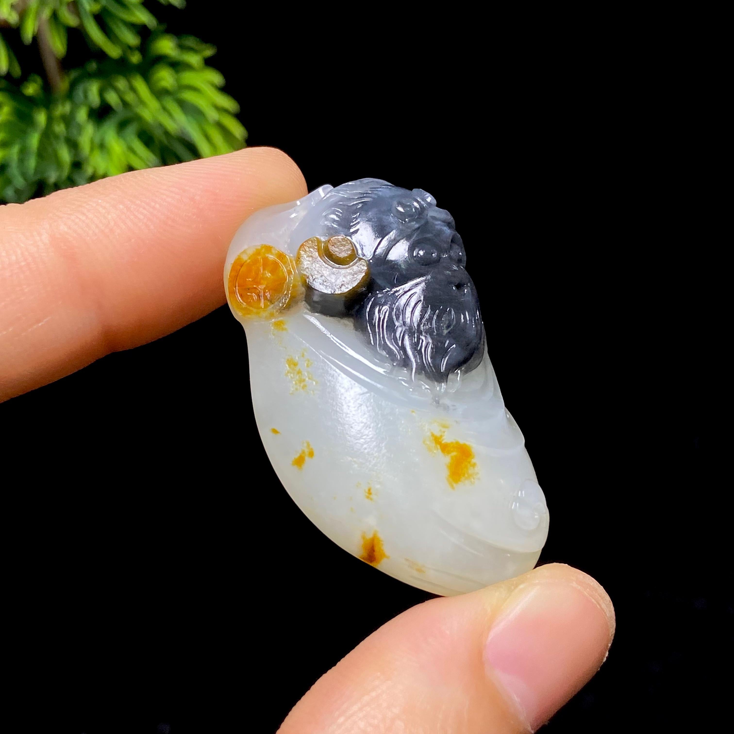 和田玉籽料青花齐天大神（19.6g）