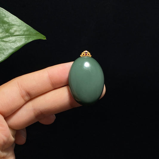 和田碧玉金镶扣头粉青吊坠（10.0g）