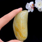 和田玉洒红皮籽料原石（139.5g）