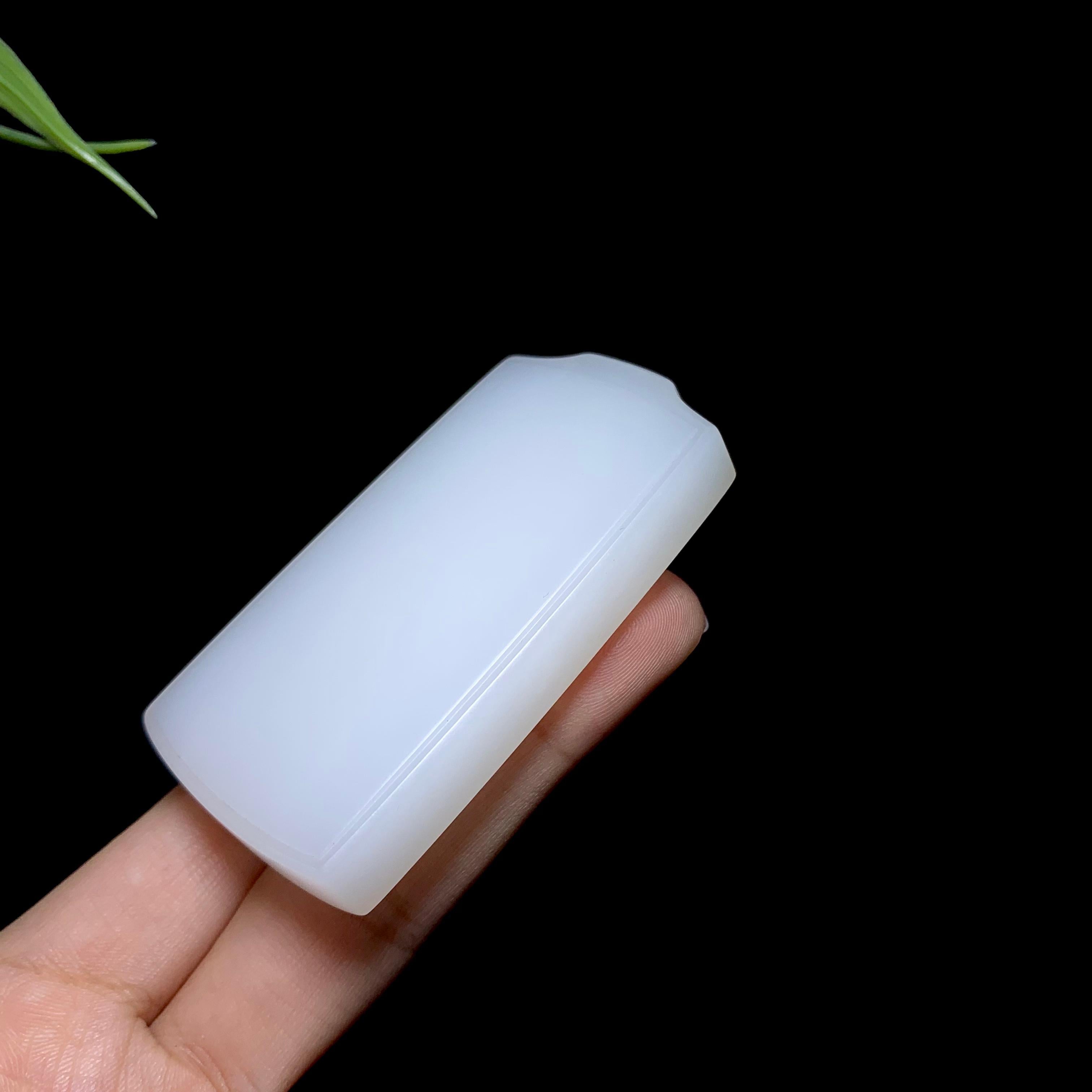 和田山料羊脂白玉无事牌（73.4g）