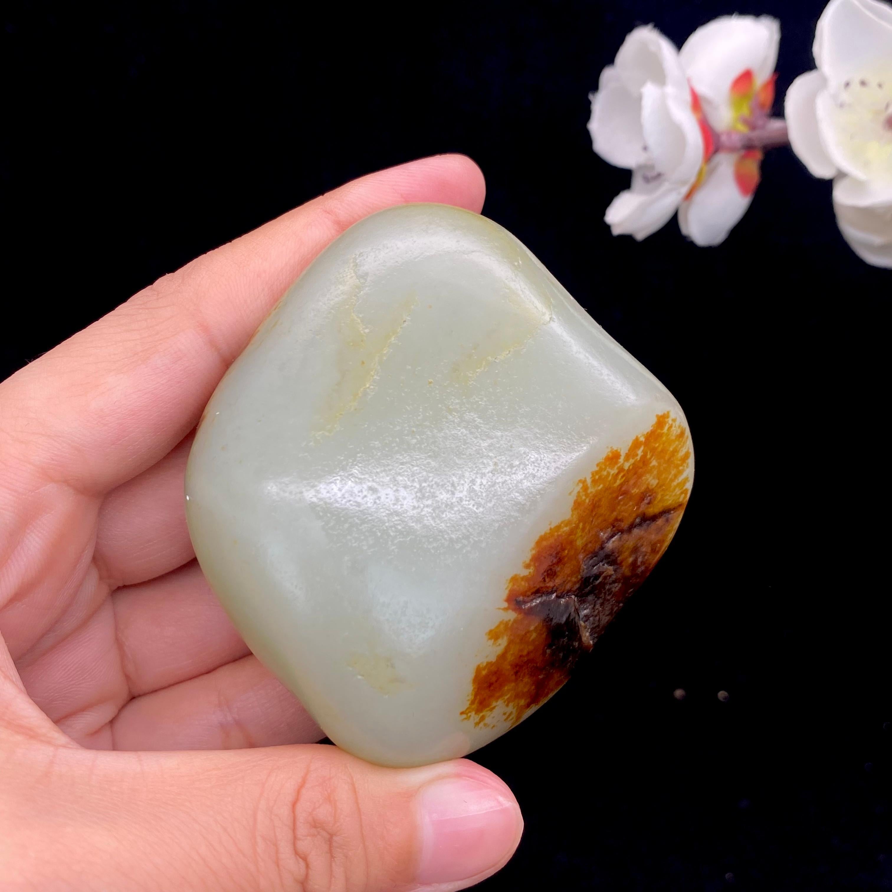 和田玉聚红皮籽料原石（168.8g）