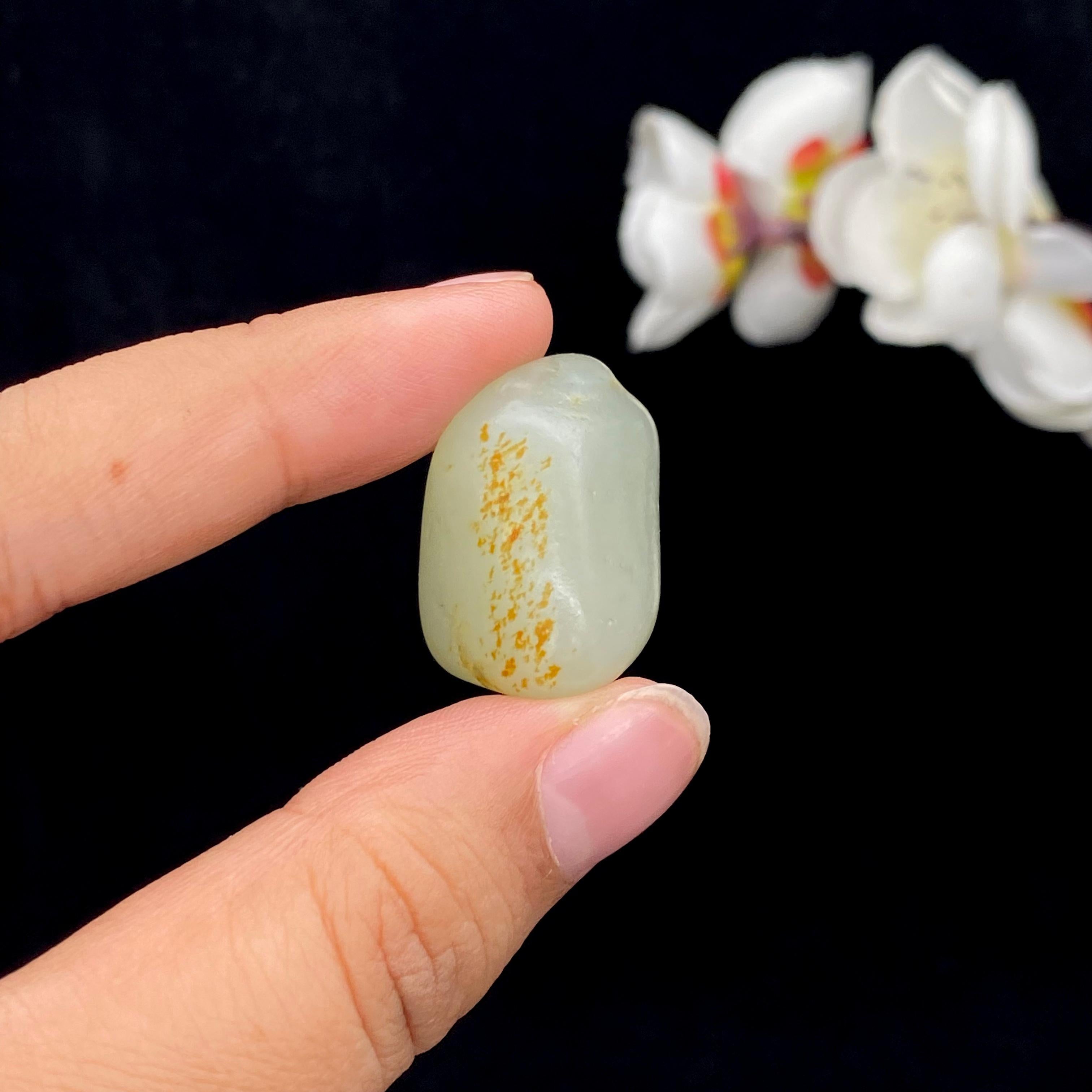 【超值推荐】和田玉洒金皮籽料原石（15.4g）