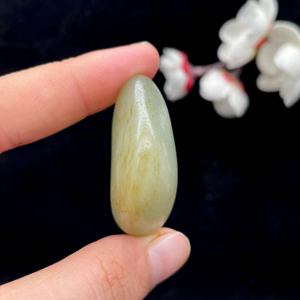 【超值推荐】和田玉青白玉带洒金皮籽料（29.2g）