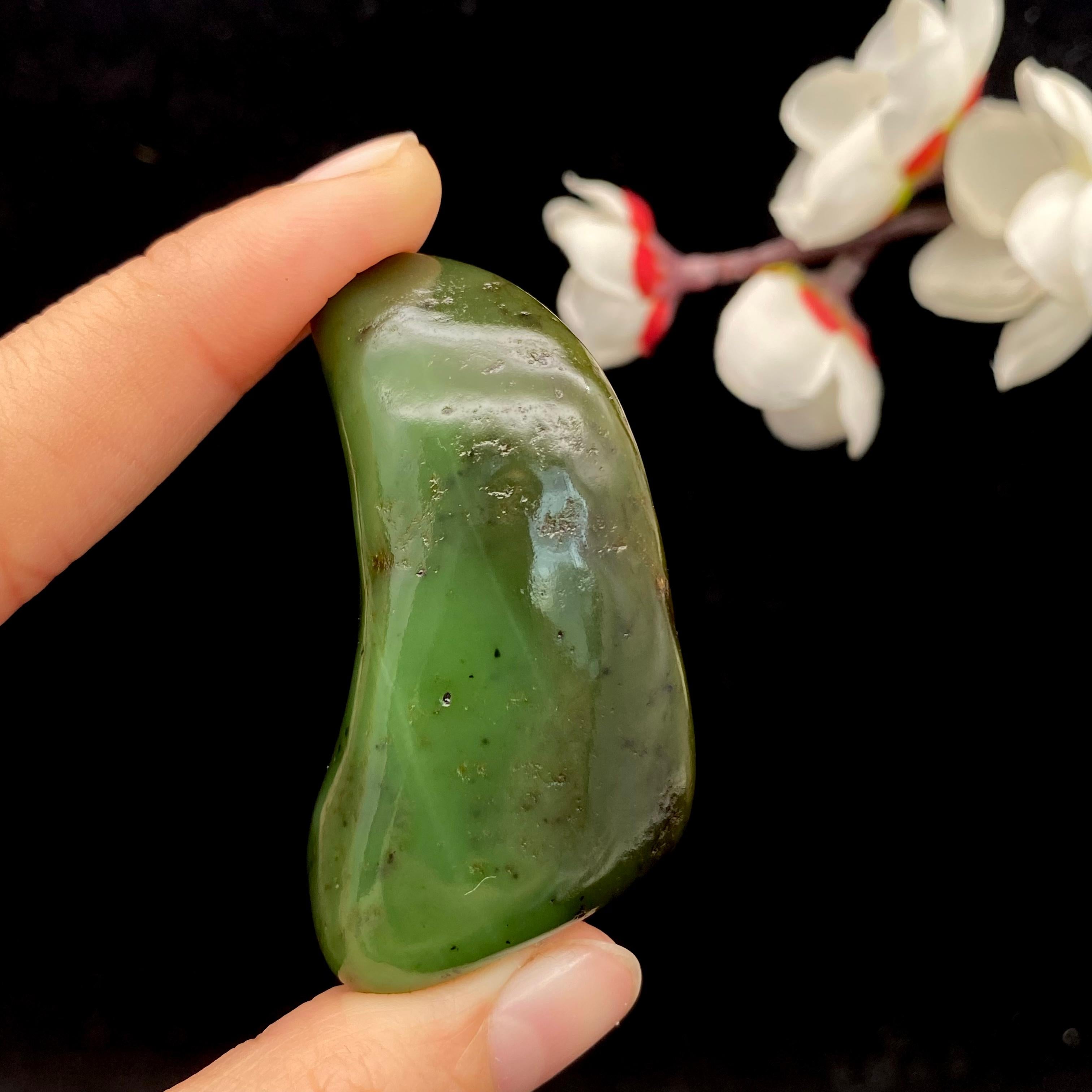 和田玉碧玉籽料原石（51.4g）