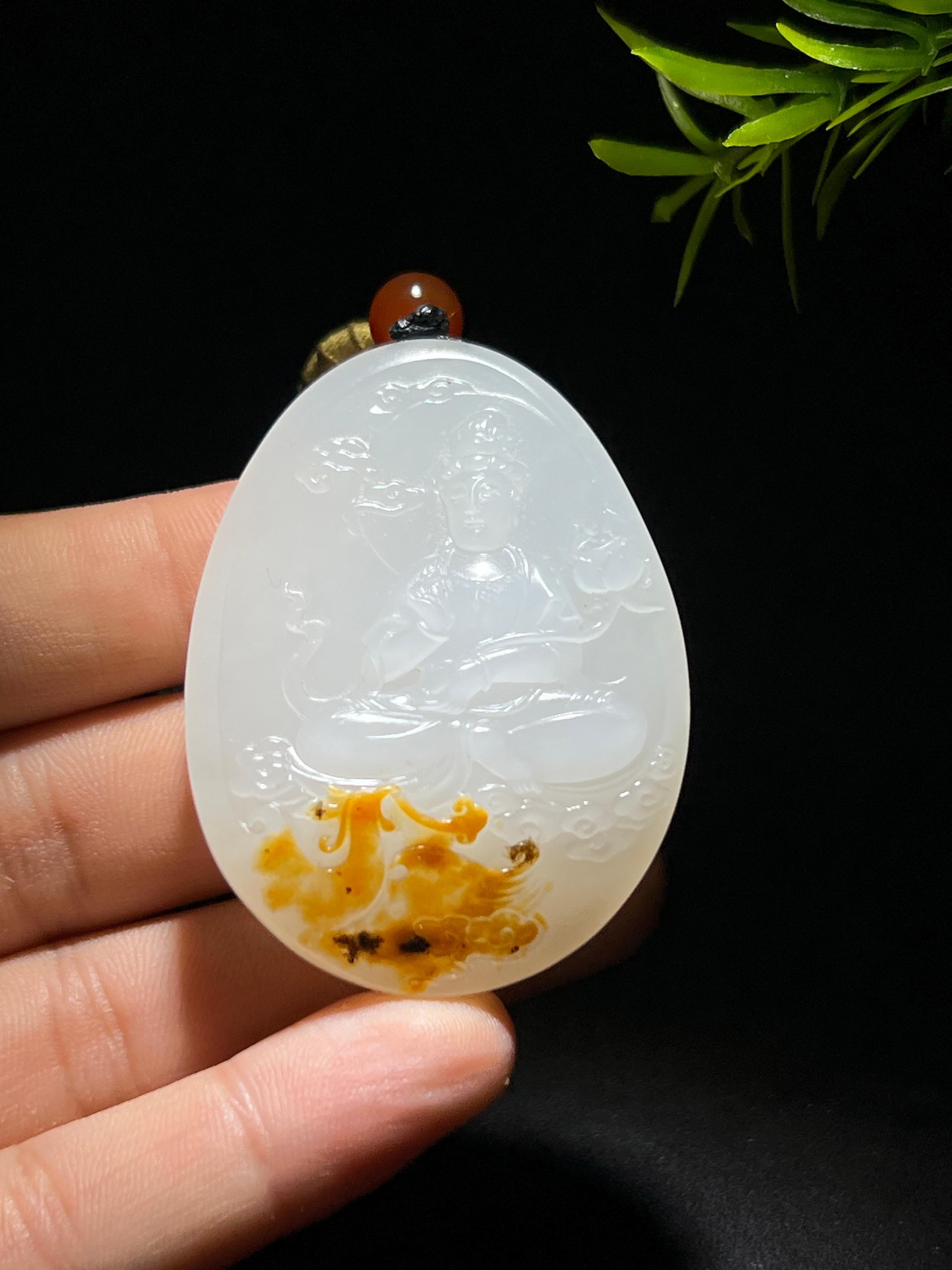 籽料雕件– 厚德载玉