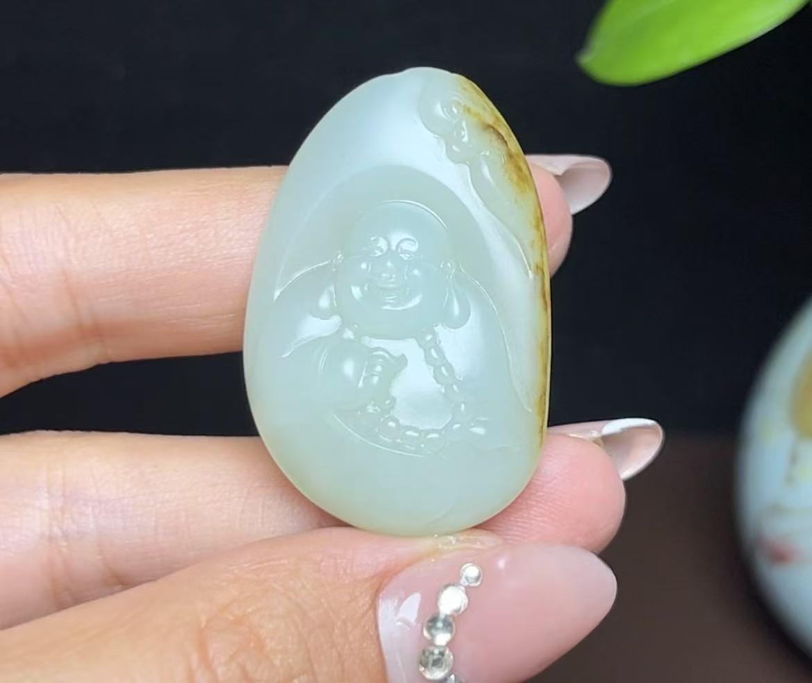 新疆和田玉籽料佛公（15.5g）