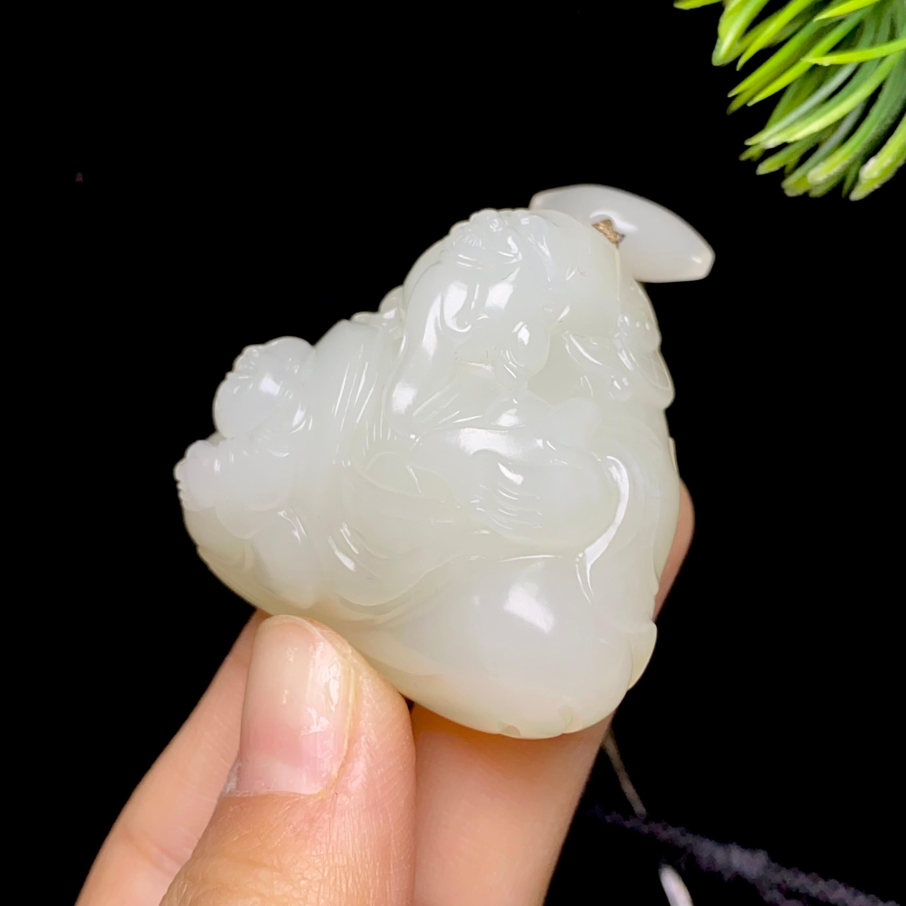 和田玉籽料白玉财神（51.6g）