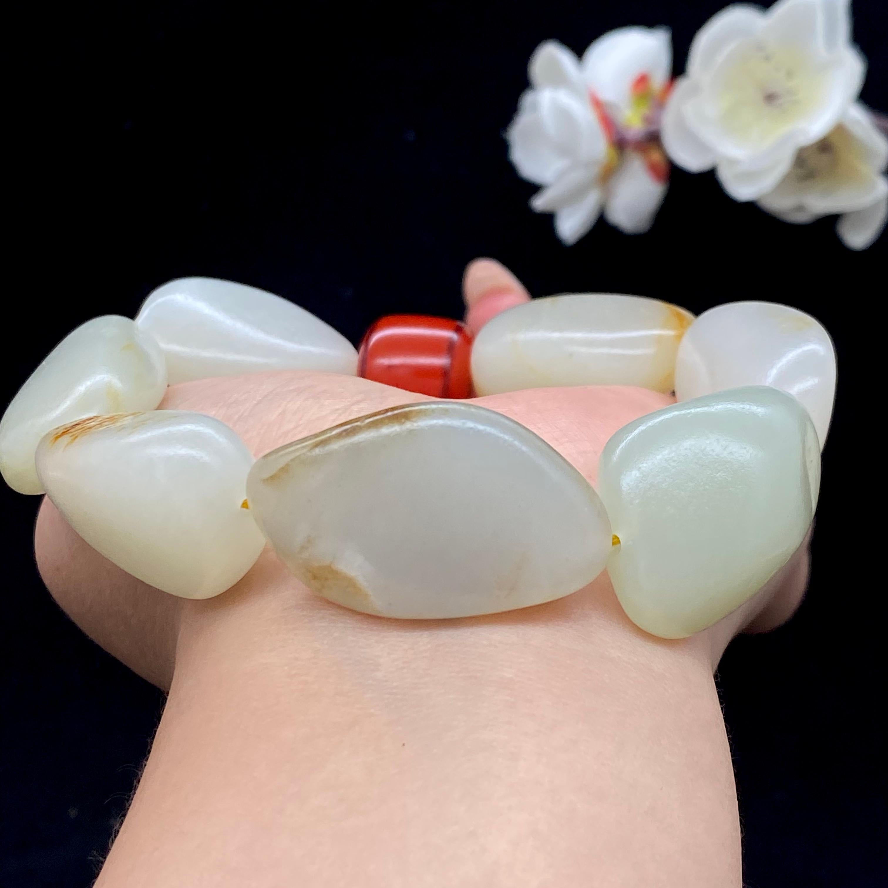 和田玉洒金皮籽料【精品手串】（109.6g）