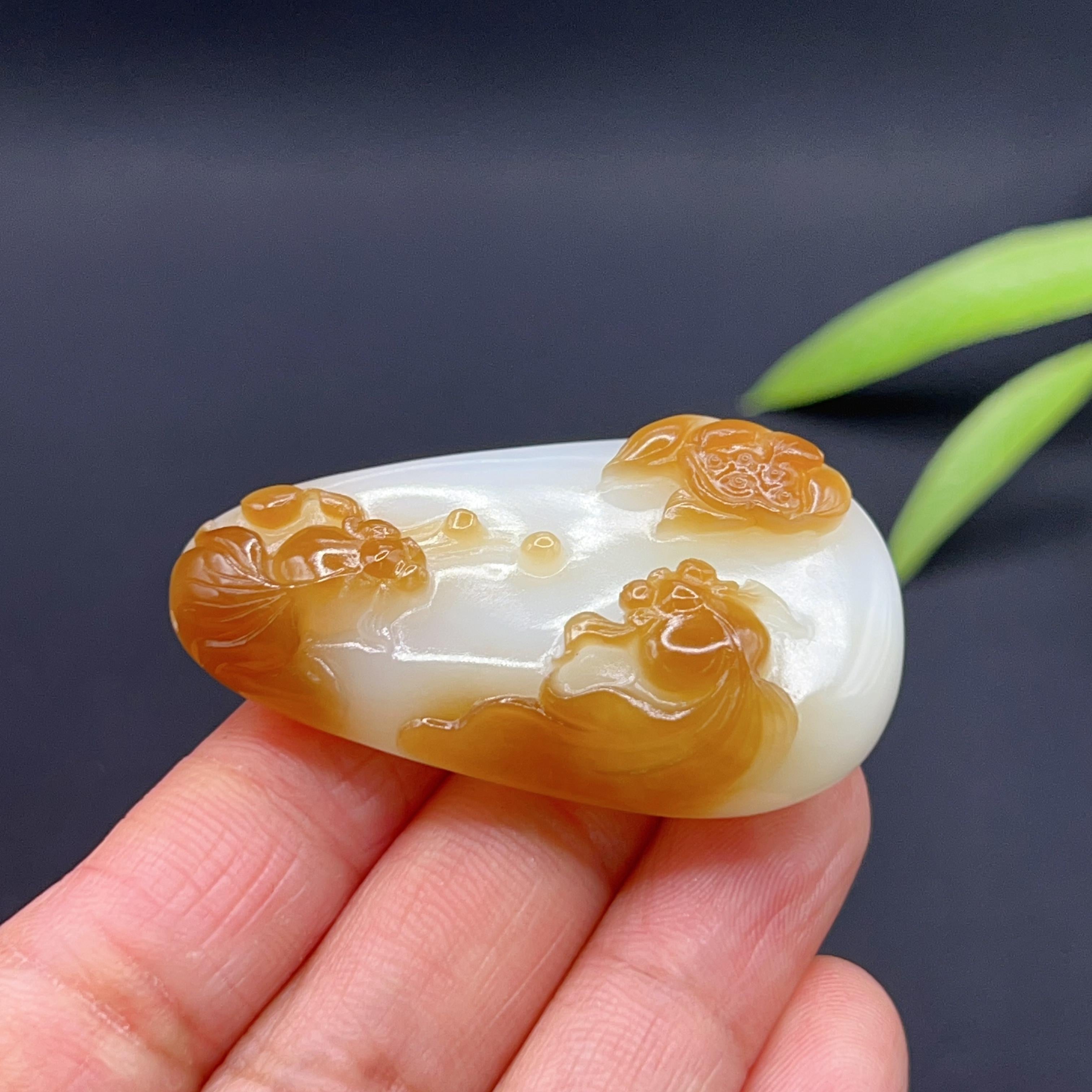 和田玉糖羊脂白玉连年有余（36.59g）