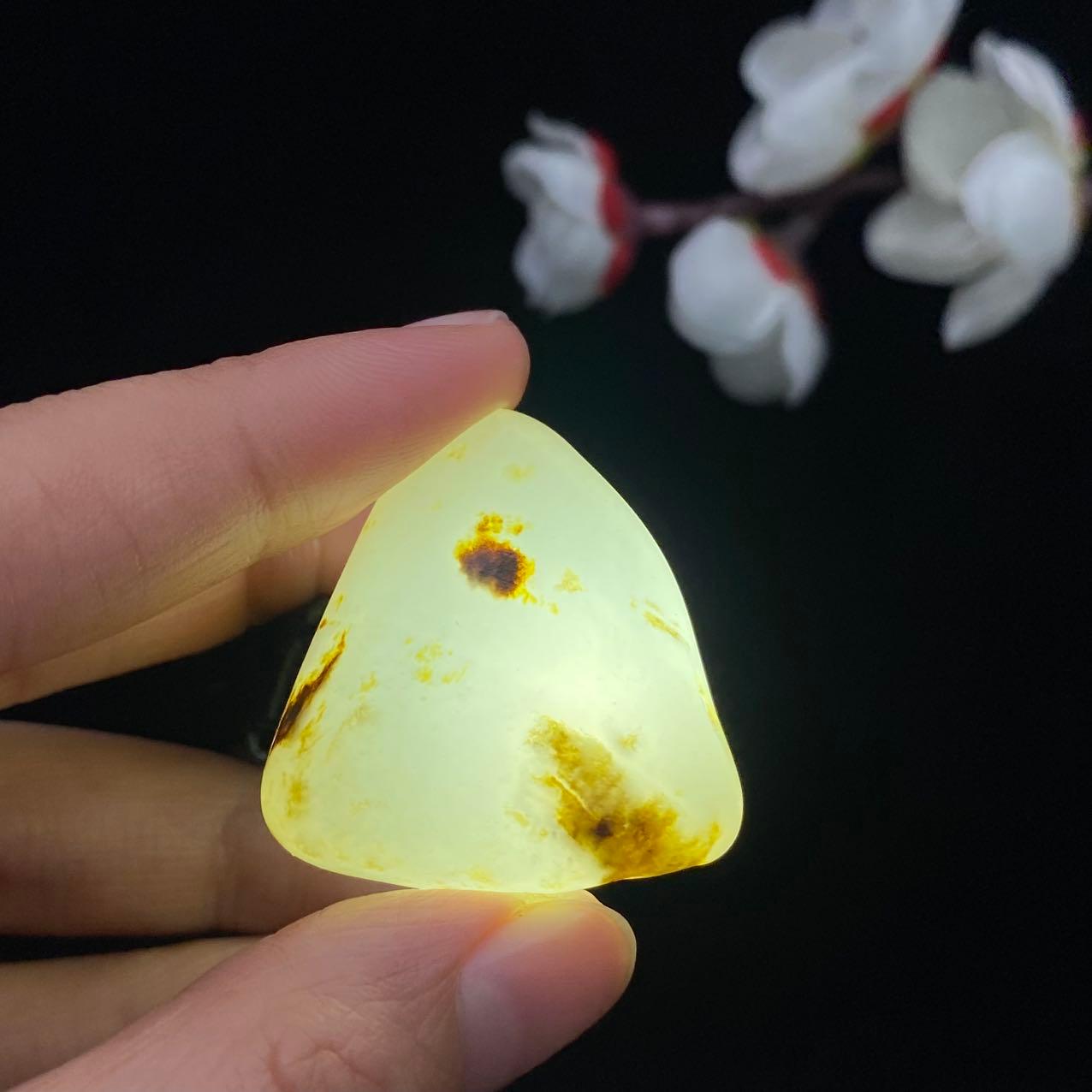 和田玉黄皮籽料原石（19.5g）