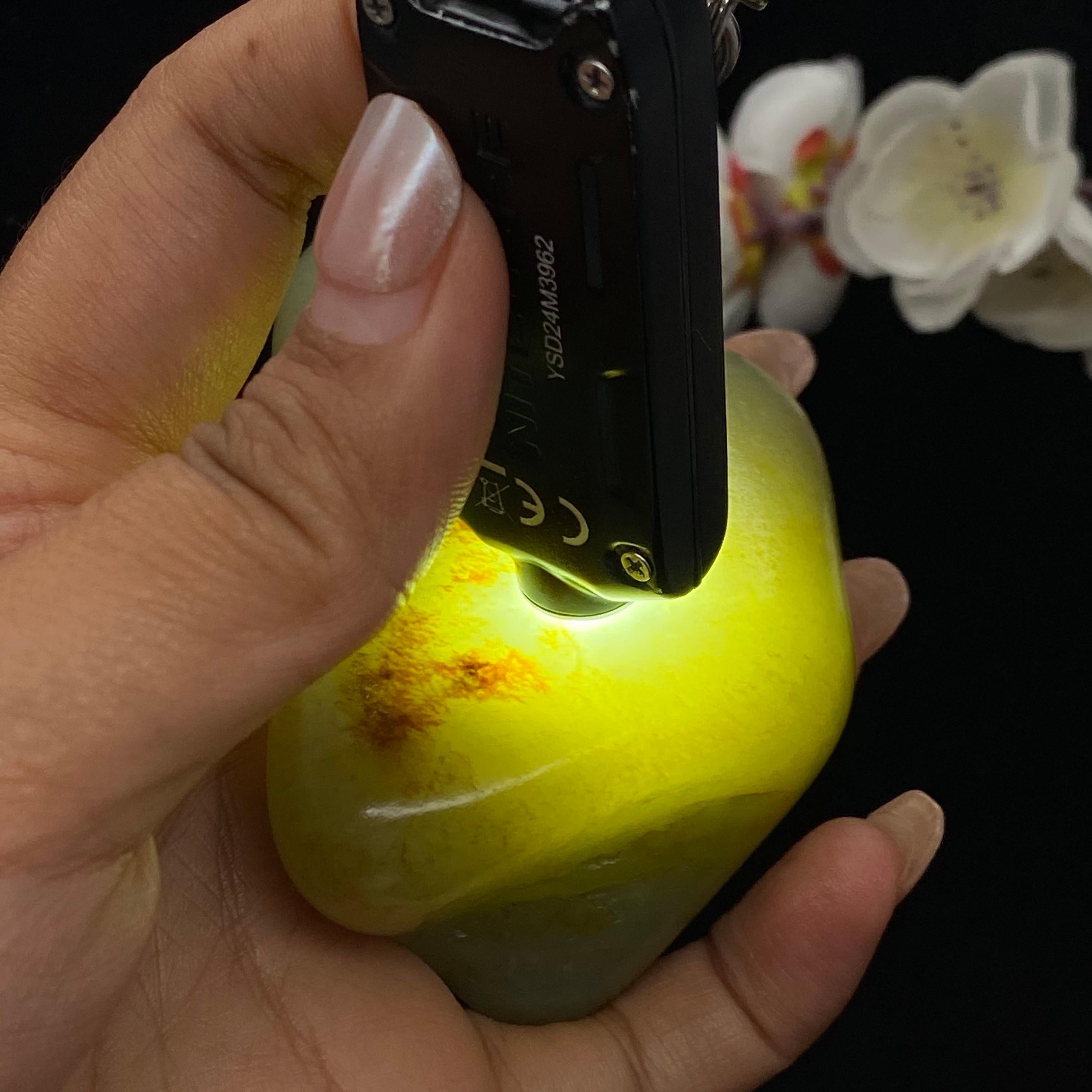 和田玉洒红皮籽料手把件（284.3g）