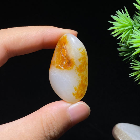 和田玉白玉红皮籽料原石（17.2g）