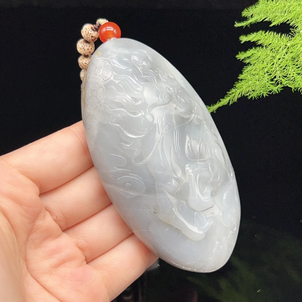 和田玉籽料青花马上封侯把件（189.7g）
