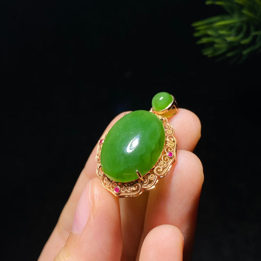 和田玉碧玉18k镶金吊坠（4.0g）