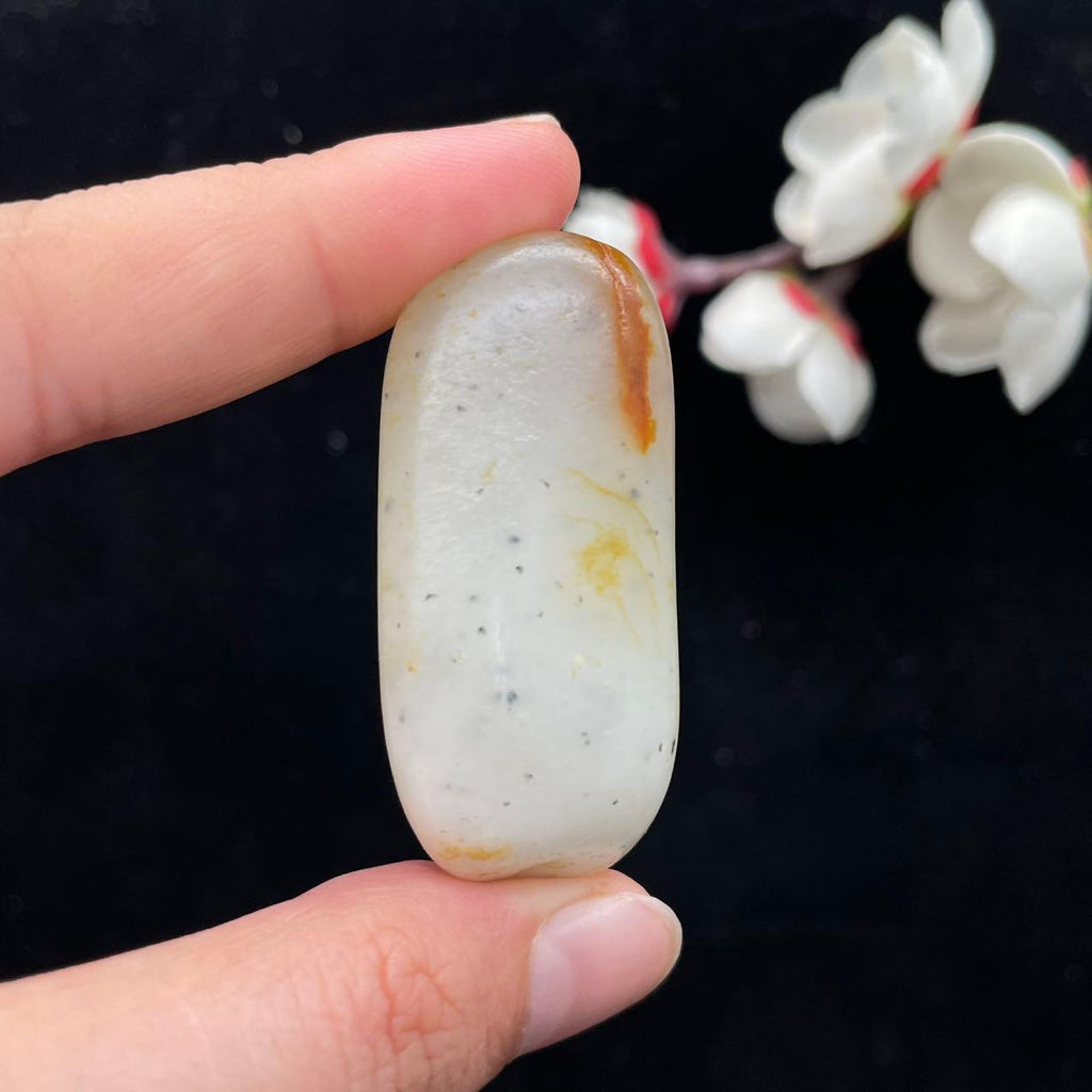 和田玉点墨青花籽料（37.8g）