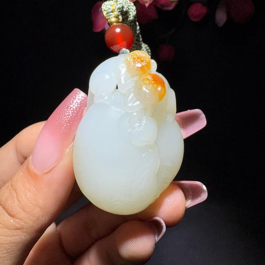 和田玉籽料猴子吊坠（37.1g）
