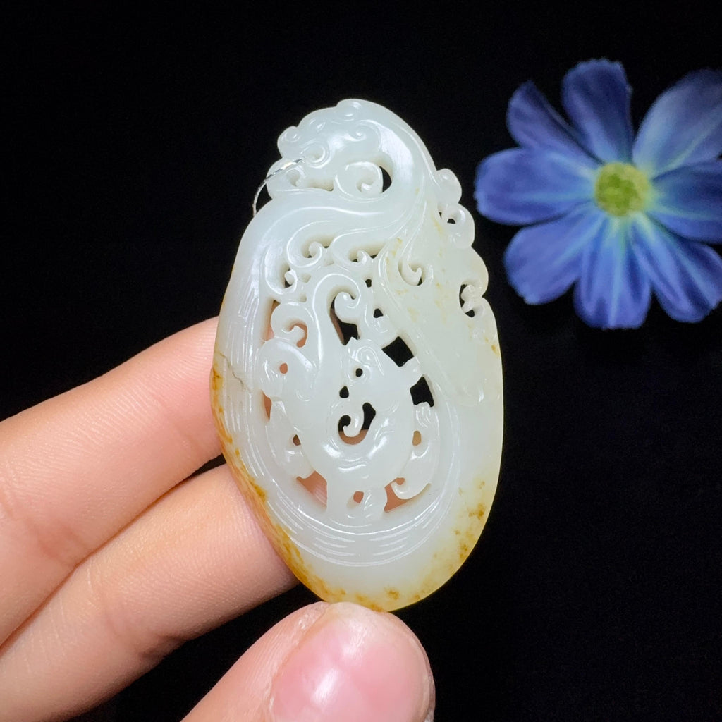 和田玉籽料仿古螭龙（24.6g）