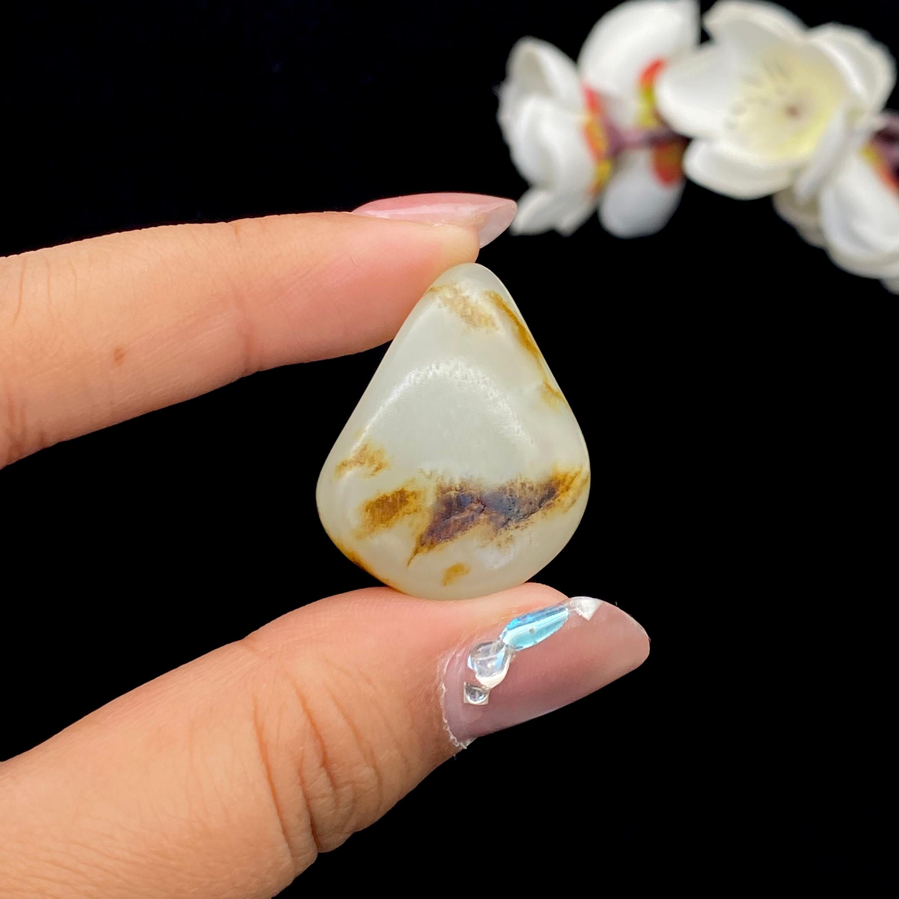 和田玉秋梨皮籽料挂件（18g）