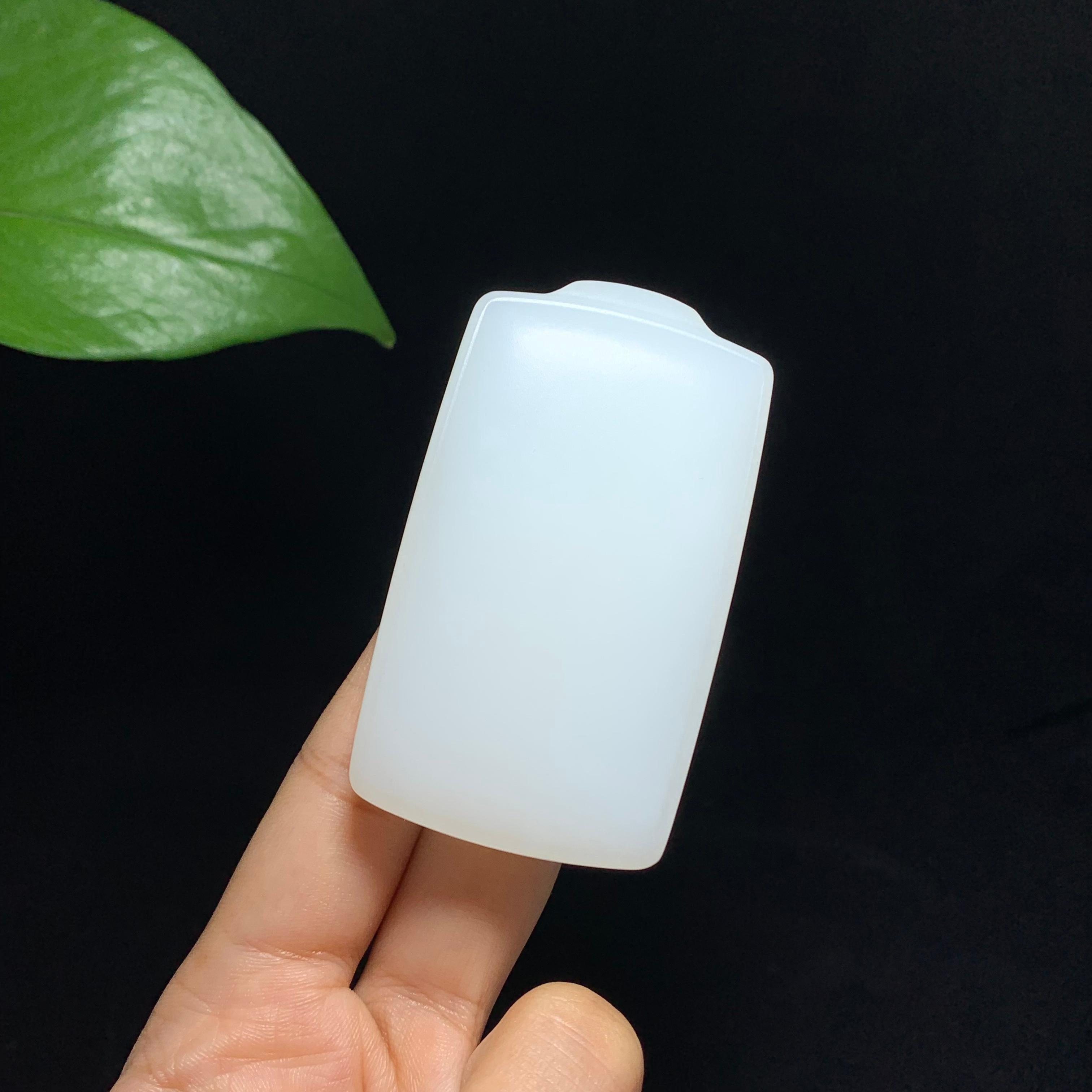 收藏级和田山料羊脂白玉无事牌（72.4g）